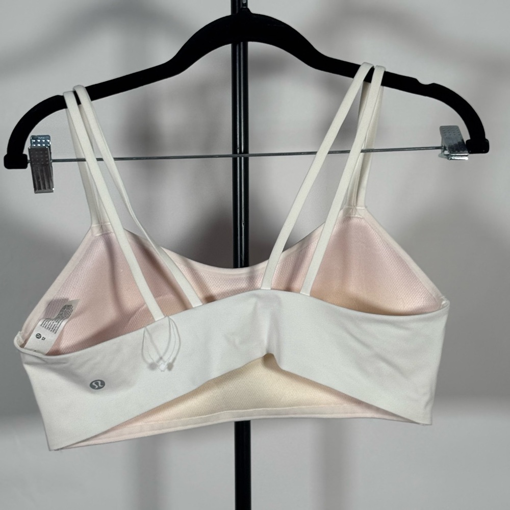 NWOT Lululemon Like a Cloud Bra *Light Support, B/C Cup White - Picture 4 of 4